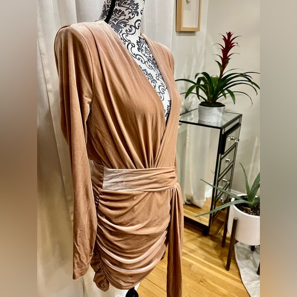 House of CB 'Farrah' Blush Velvet Gathered Dress - Picture 2 of 3